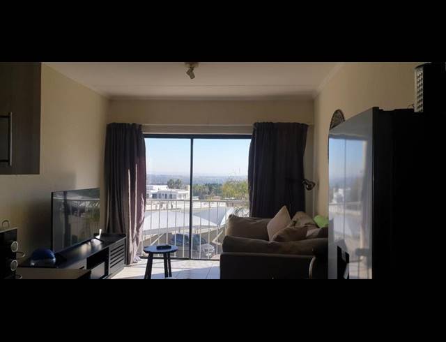 1 BEDROOM APARTMENT FOR SALE IN LONEHILL